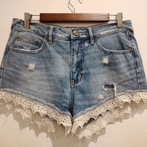 Free People Pants - Jean shorts with lace by Free People. Size 28